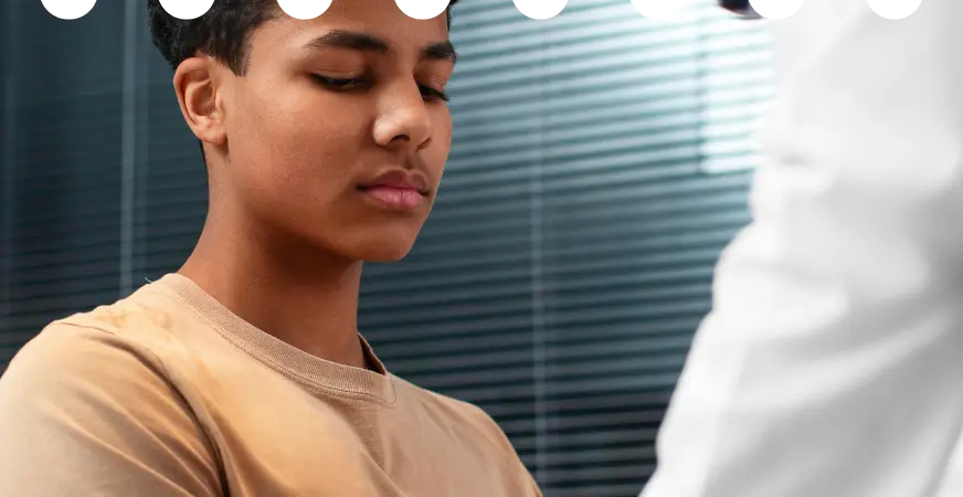 Adolescente em consulta